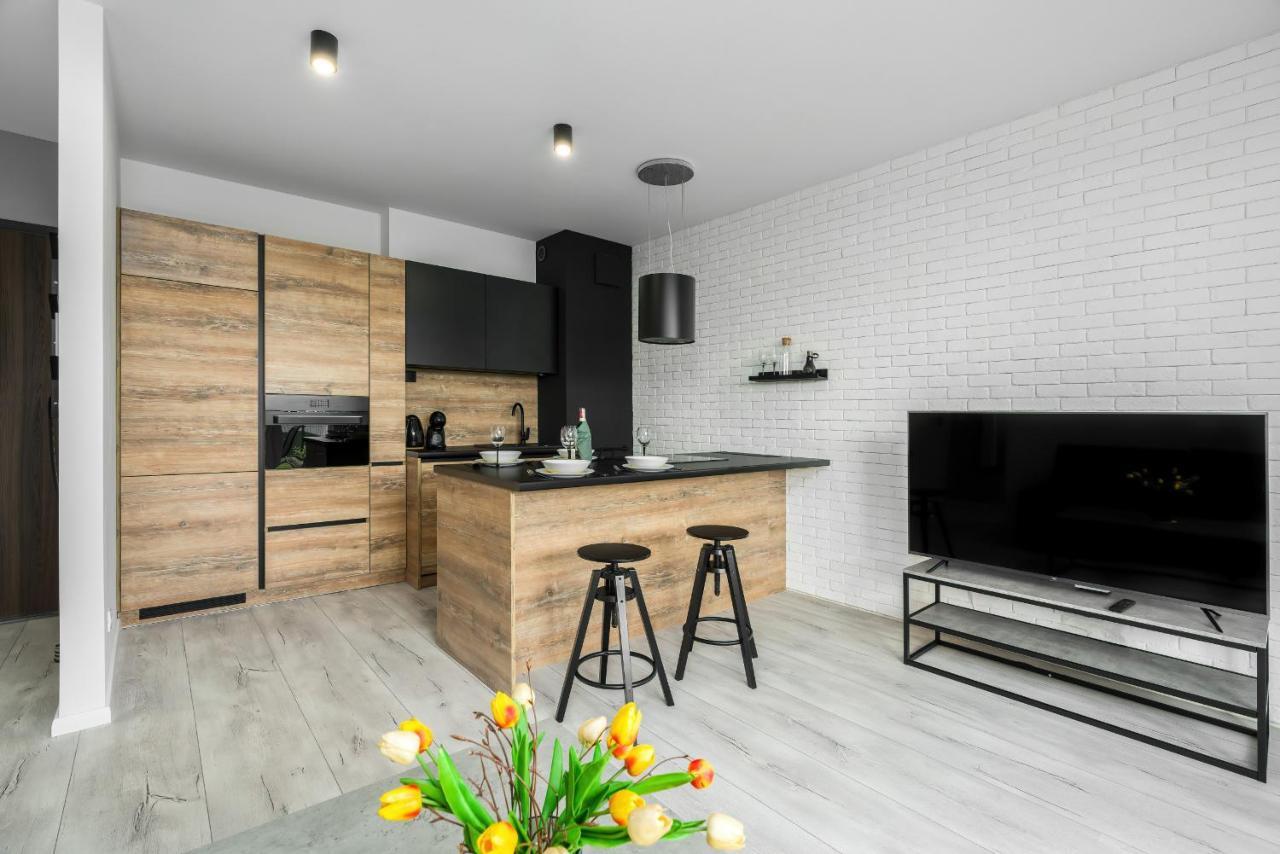 Esencja Apartments With Free Parking Garbary 104 By Noclegi Renters Poznań Buitenkant foto
