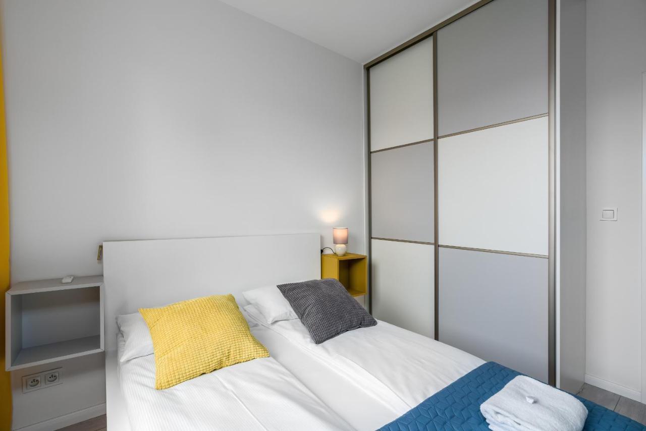 Esencja Apartments With Free Parking Garbary 104 By Noclegi Renters Poznań Buitenkant foto