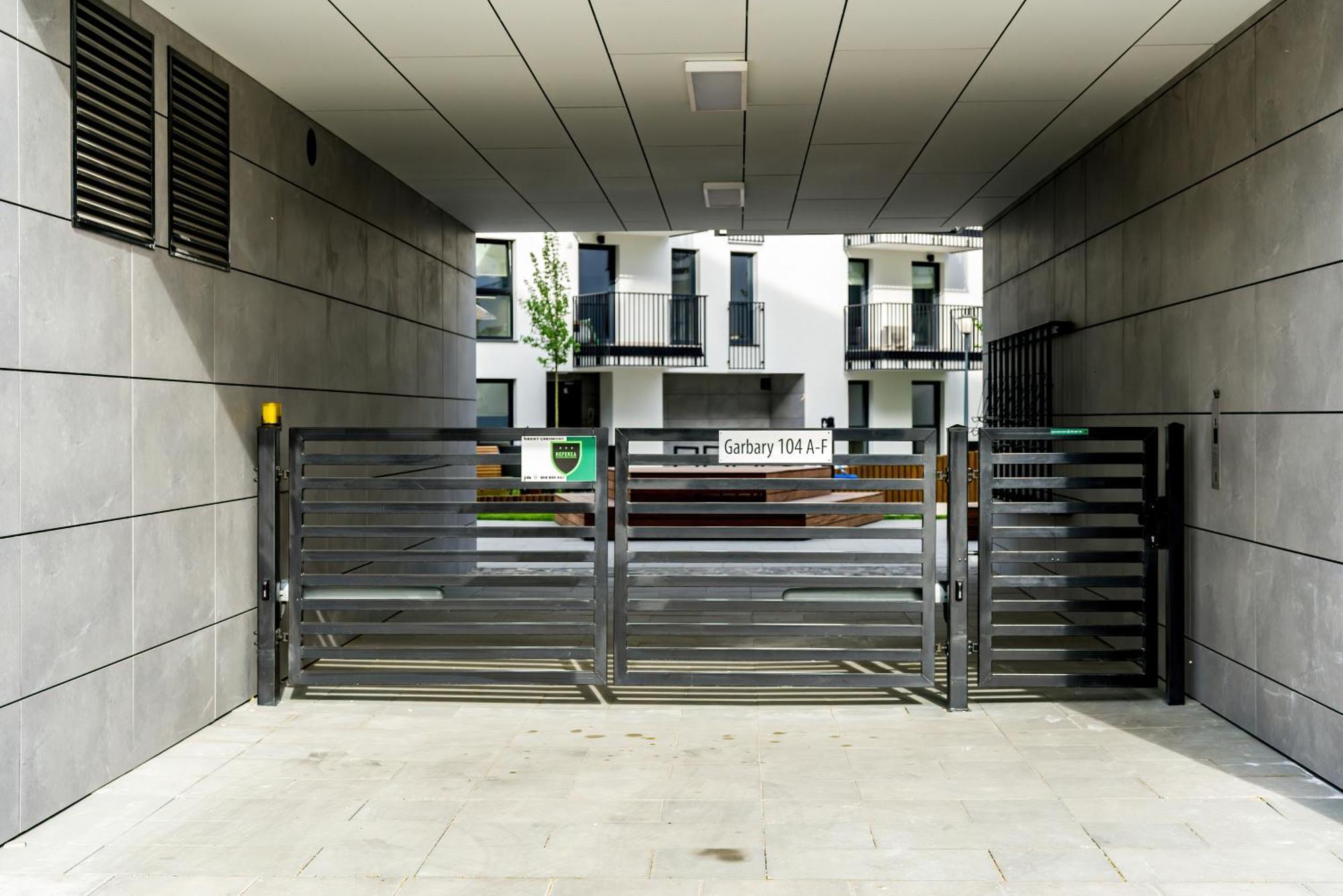 Esencja Apartments With Free Parking Garbary 104 By Noclegi Renters Poznań Buitenkant foto