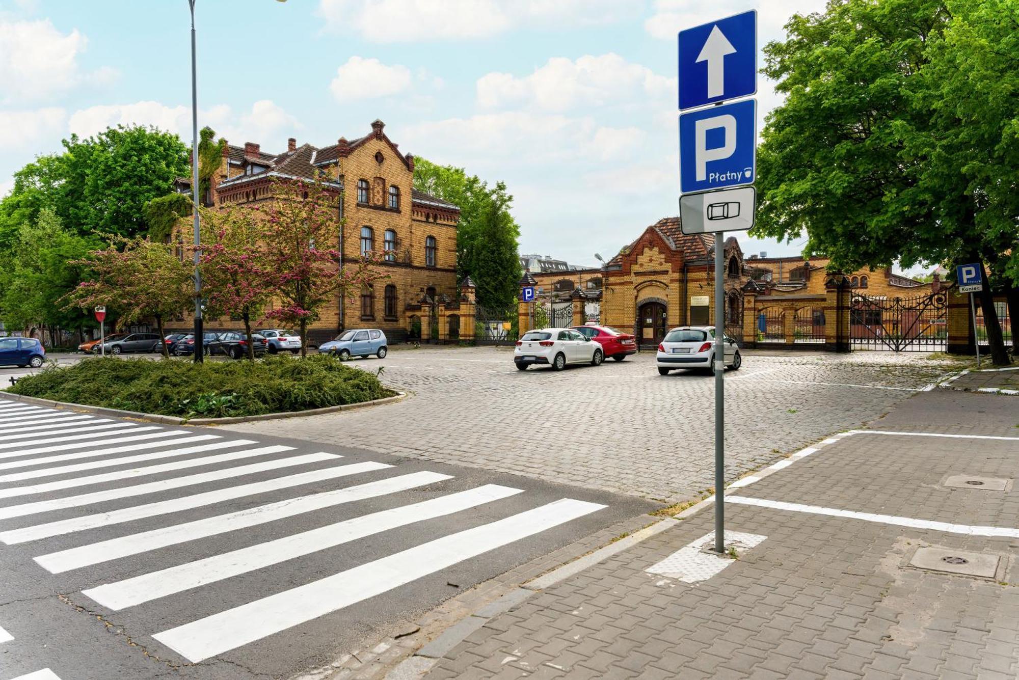 Esencja Apartments With Free Parking Garbary 104 By Noclegi Renters Poznań Buitenkant foto